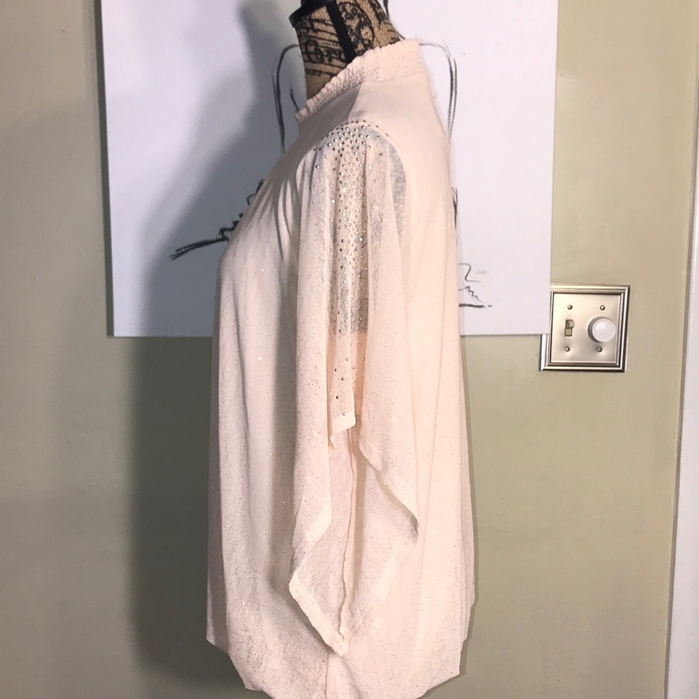 🆕Ember Blouse - Picture 4 of 10